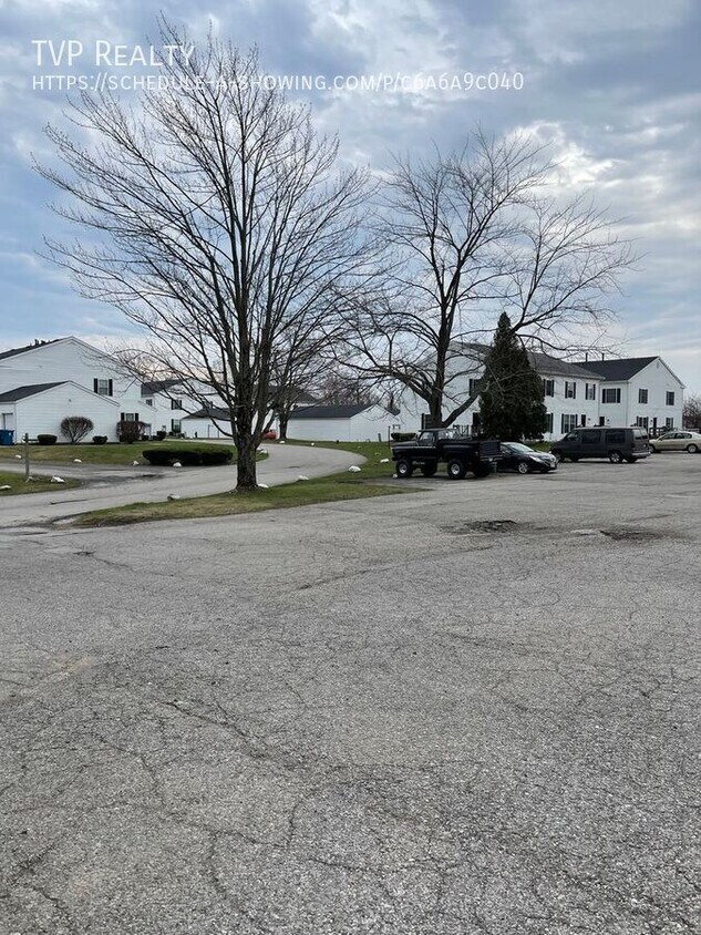Primary Photo - 53 Yorktown Ln