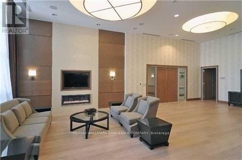 Photo du bâtiment - 100 Harrison Garden Blvd