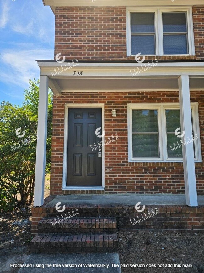 Building Photo - 728 Miller Ave