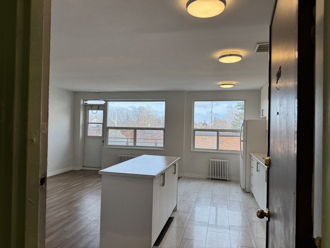 Photo principale - 470 Mortimer Av