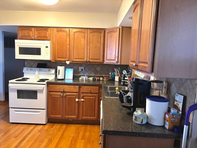 Foto del edificio - 8610 W Summerdale Ave