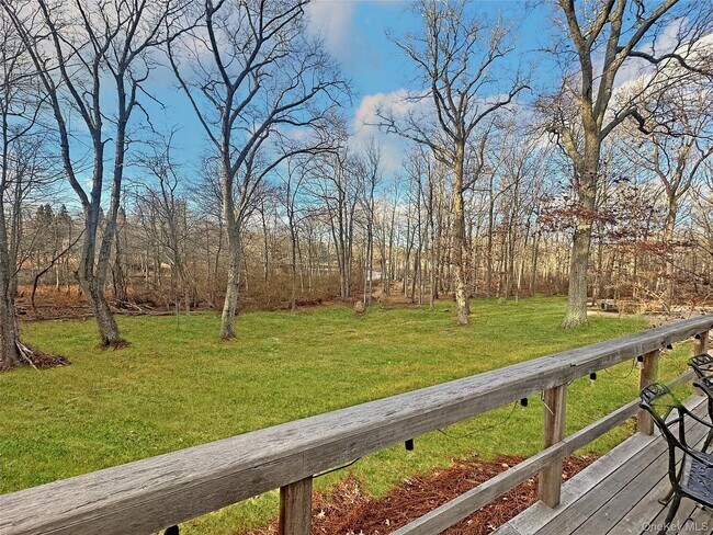 Foto del edificio - 12 Dogwood Ln