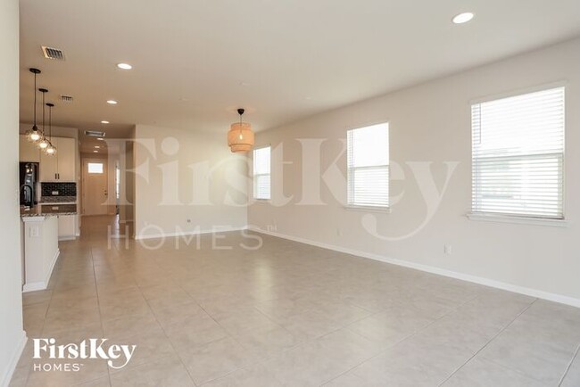 Foto del edificio - 3809 Sunberry Ln