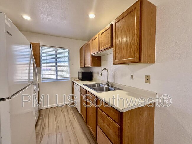 Foto del edificio - 851 Baseline Rd