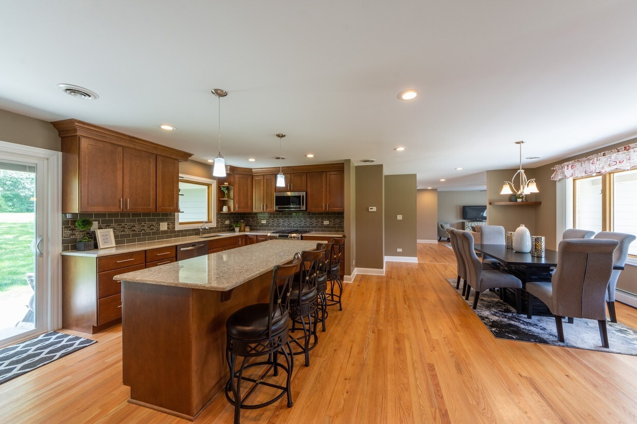 Foto principal - 321 Canterbury Ln