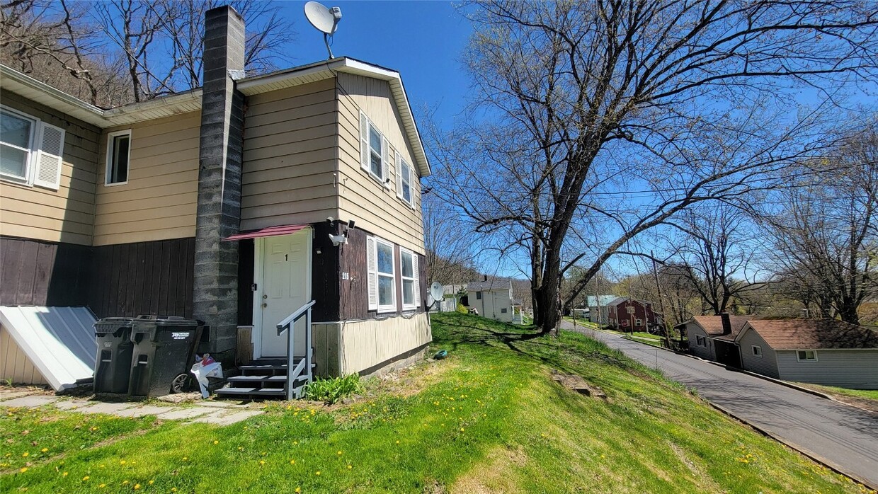 Foto principal - 215 Prospect St