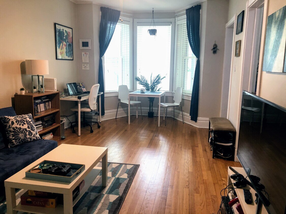 Foto principal - 1132 W Roscoe St