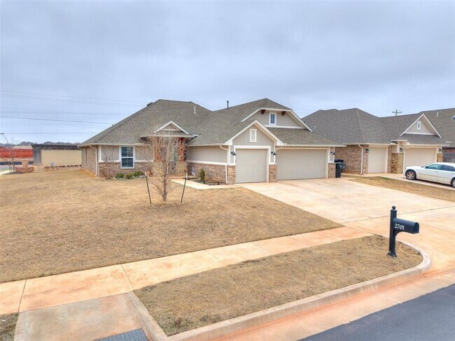 Foto del edificio - Charming Corner Lot Home with Spacious Living and Modern Kitchen