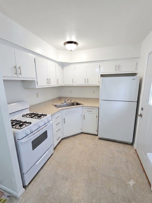 Building Photo - W166N9108 Grand Ave