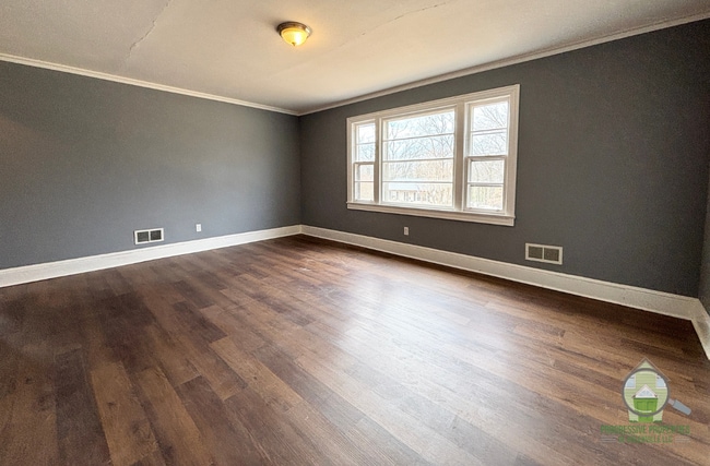 Building Photo - 122 Woodland Dr