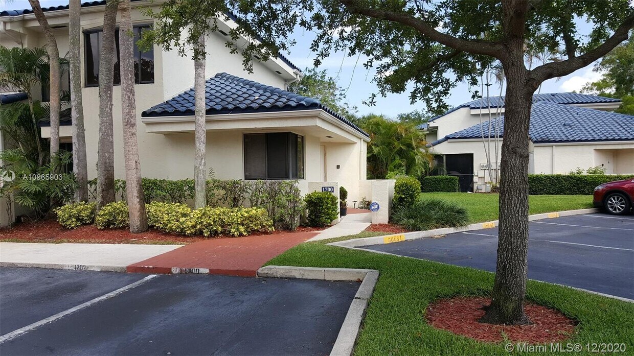 Foto principal - 1700 NW 81st Way