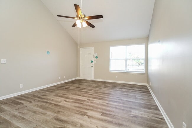 Building Photo - 2644 Dakota Way