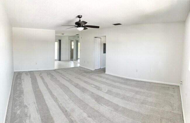 Building Photo - 3210 Meridian Way S