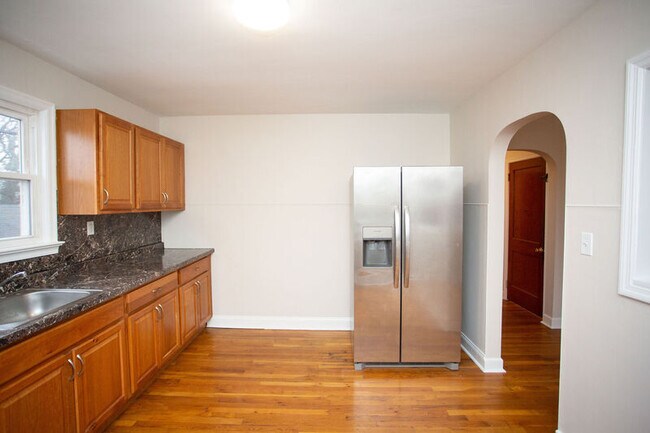 Foto del edificio - 56 Linwood Ave