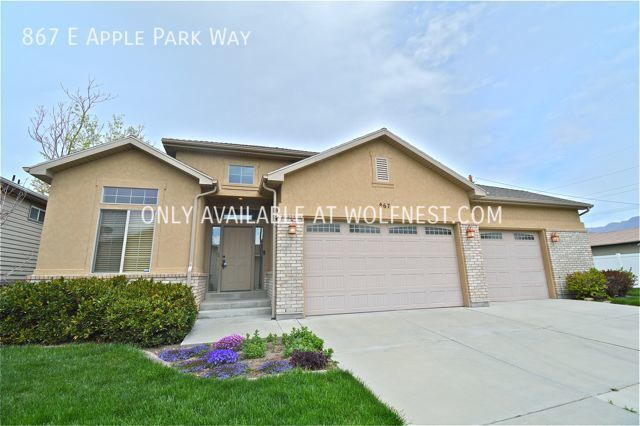 Primary Photo - Luxurious 3 Bed (plus Office/Den) - Millcr...