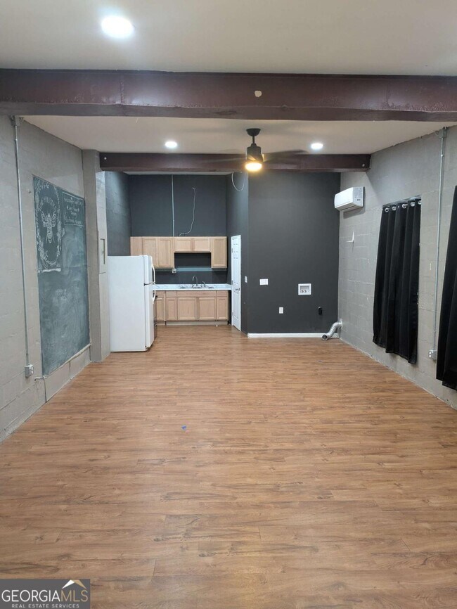 Foto del edificio - 242 N 5th Ave