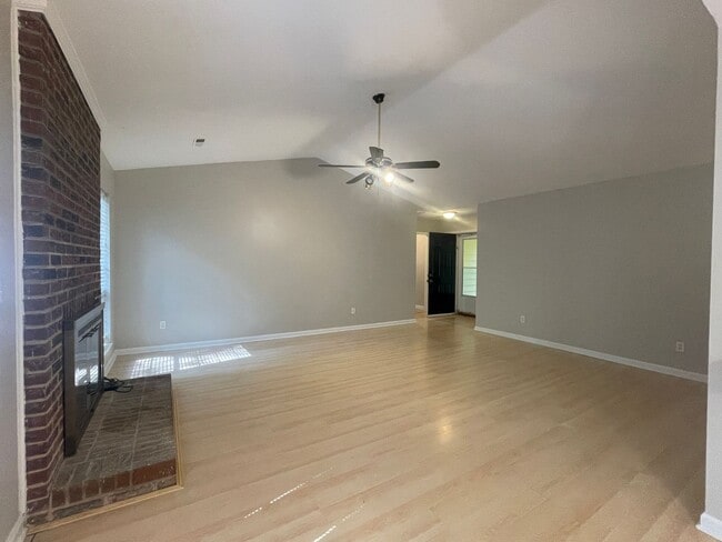 Building Photo - 208 Canadice Rd