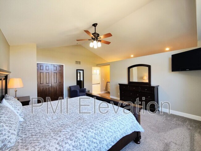Building Photo - 9751 S Westbury Way
