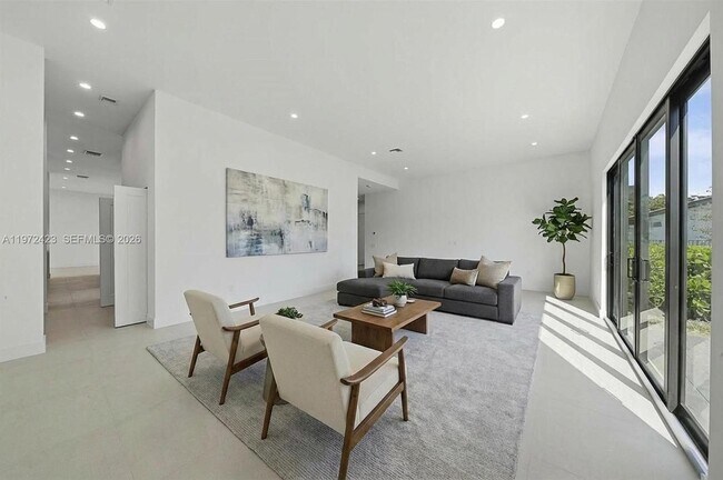 Foto del edificio - 5718 Ashwood Cir