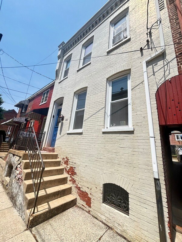Foto del edificio - 411 St Joseph St