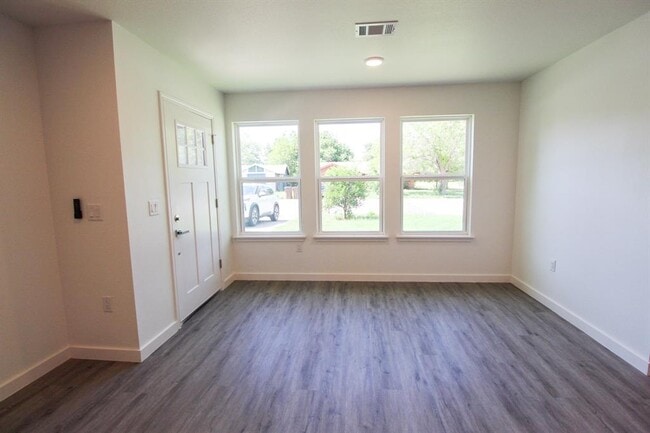 Building Photo - 1100 Monte Vista Dr