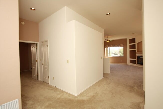 Building Photo - 5206 N Canyon Rise Pl
