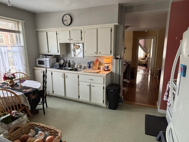 Building Photo - 21 Annie St