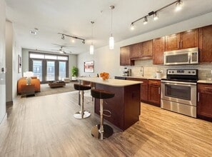 Building Photo - 2910 Milam St