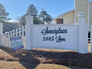 Building Photo - 2605 Love Ave