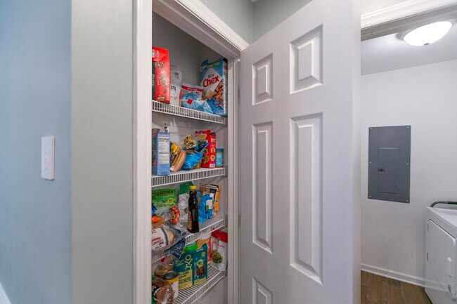 Despensa - 1035 Spring Forest Rd