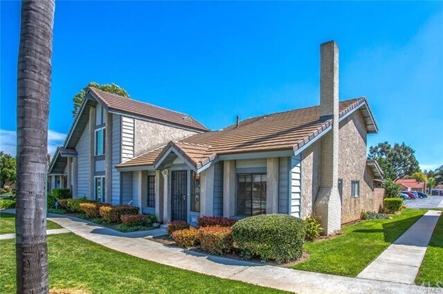 Building Photo - 10794 Loro Verde Ave
