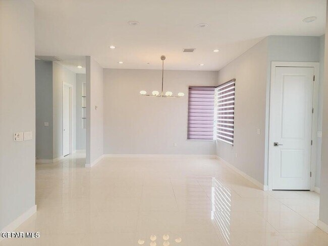 Foto del edificio - 4203 Tarek Ln