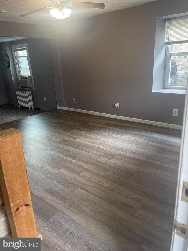 Building Photo - 528 East Ave