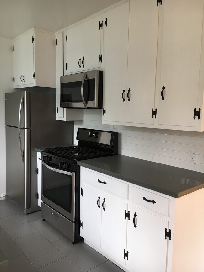 Building Photo - 11153 1/2 La Maida St