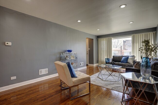 Foto del edificio - 128 E 83rd St