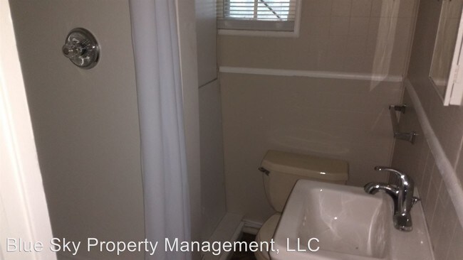 Foto del edificio - 1 br, 1 bath House - 315 E. 8th St.