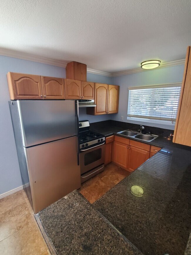 Foto del edificio - Beautiful 1BD/1BA Condo Blocks from the Be...