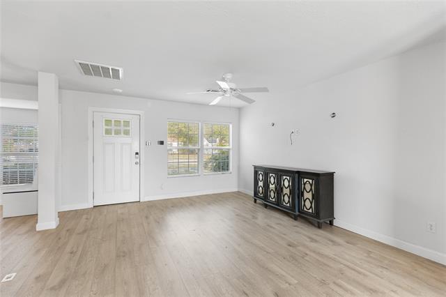 Primary Photo - 5625 Birchman Ave