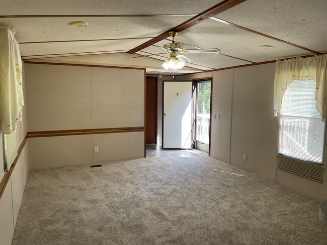 Building Photo - 2 bed 2 bath mobile home