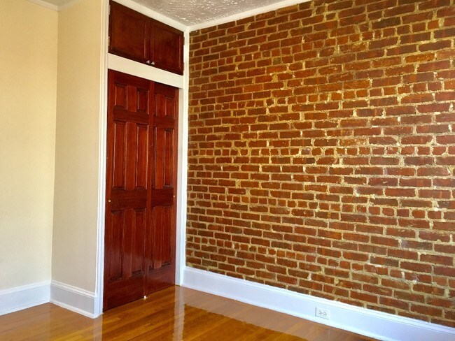 Foto del edificio - 2154 Crescent St