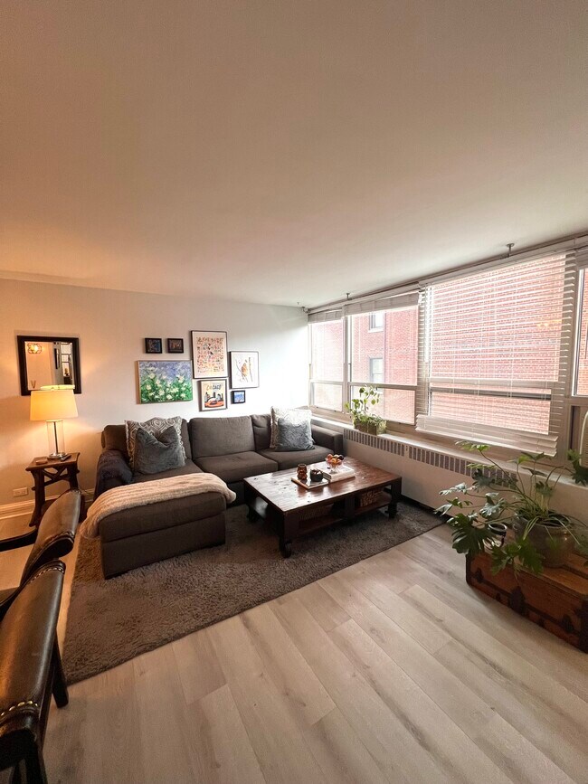 Foto del edificio - 3950 N Lake Shore Dr