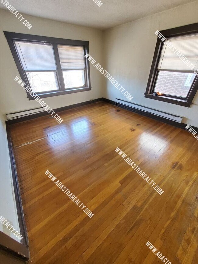 Building Photo - Cute and Affordable 1 Bedroom Apartment in...