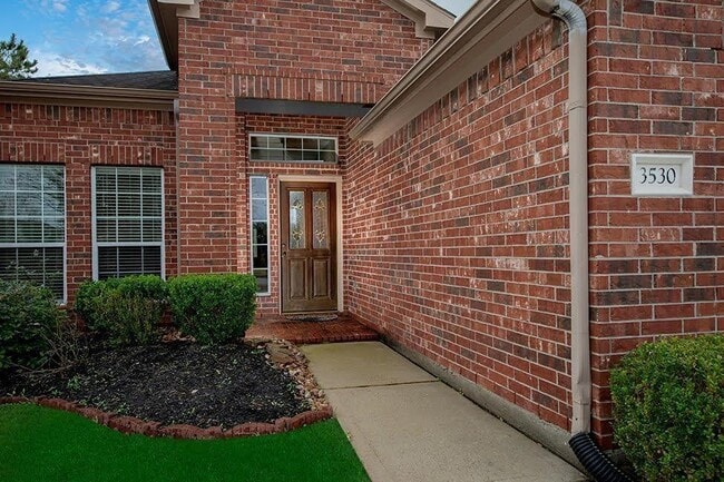 Building Photo - 3530 Schumann Oaks Dr