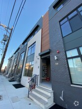 Building Photo - 518 W Montgomery Ave