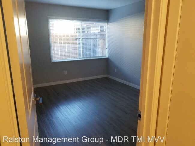 Foto del edificio - 914 Mountain View Ave