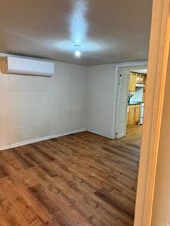 Building Photo - 3222B Pearsall Ave