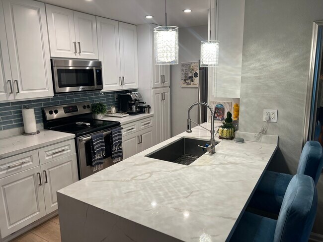 Foto del edificio - 8145 Redlands St