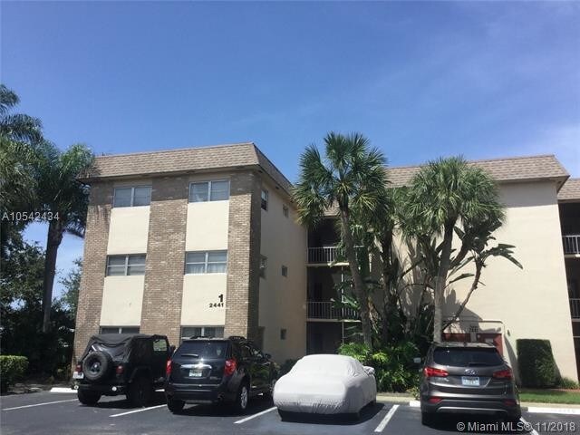 Building Photo - 2441 SW 82nd Ave