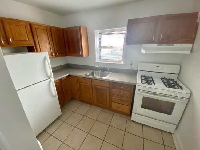 Building Photo - 11 Quinby Ave