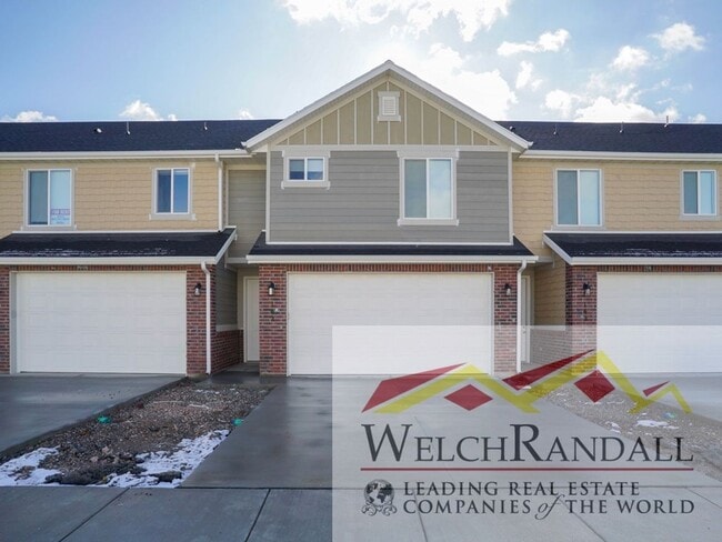 Building Photo - 3 Bed 2.5 Bath West Haven Town Home